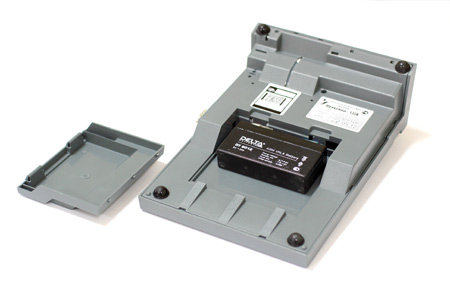 Доп. изображение №4 Встроенный аккумулятор позволяет работать при выездной торговле, либо при отключении электроэнергии. Отсек аккумулятора не пломбируется, что позволяет пользователю самостоятельно поменять аккумулятор при необходимости, без вызова механика. Кассовый аппарат (ККМ) Меркурий 130К