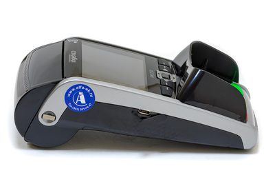 Комплект ОТЛИЧНЫЙ БЕЗНАЛИЧНЫЙ с терминалом Ingenico IWL251 GPRS, contactless, банк ВТБ24 (Отличные подарки на день рождения) — фото 2