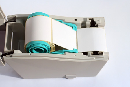 Принтер этикеток TSC TDP-225 - Фото - заправка бумаги